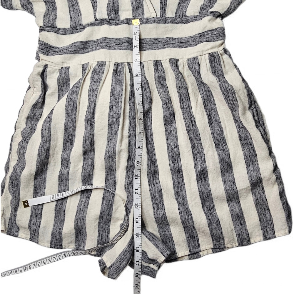 American Eagle Striped Grey White Gray Wrap Tie Back Romper Size XS Cotton - Picture 9 of 15